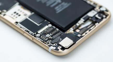 跨界“亂”戰 手機廠商造車，車企造手機，誰在定義未來？